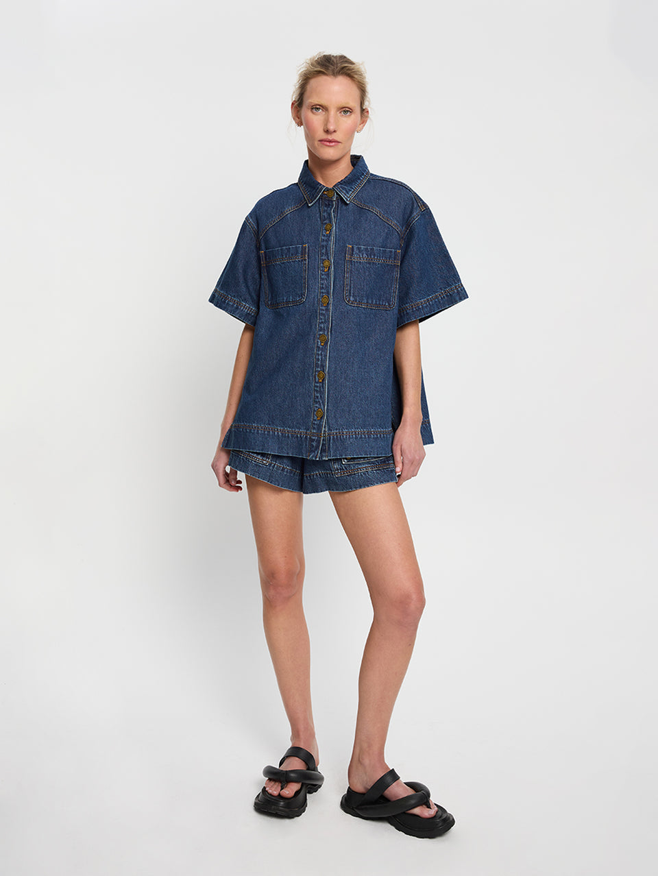 Paloma Shirt Indigo KIVARI | Model wears indigo denim shirt