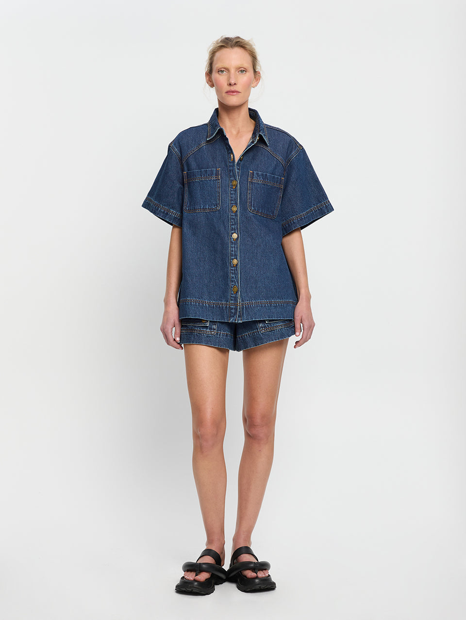 Paloma Shirt Indigo KIVARI | Model wears indigo denim shirt