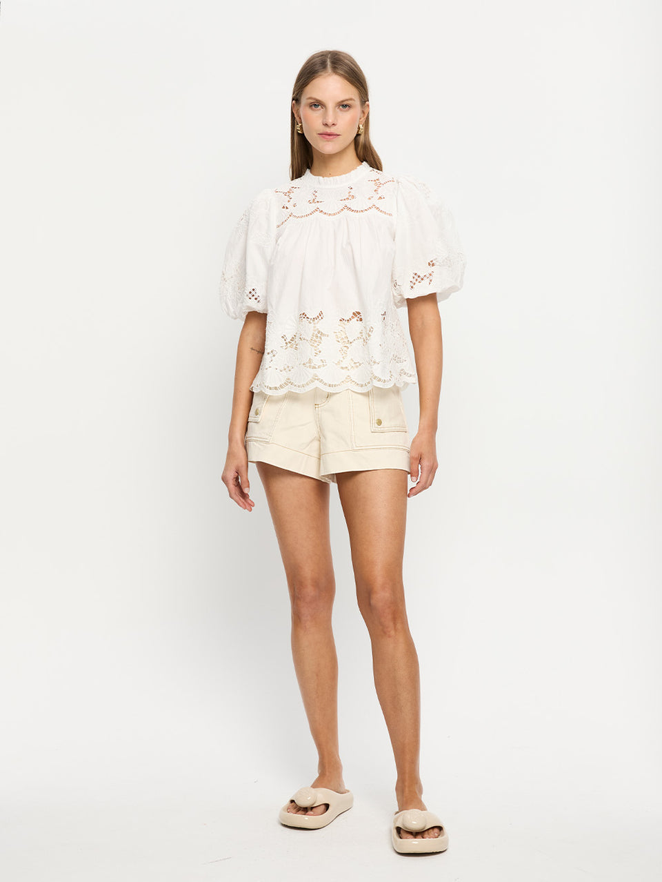 Beth Top KIVARI | Model wears white embroidery blouse