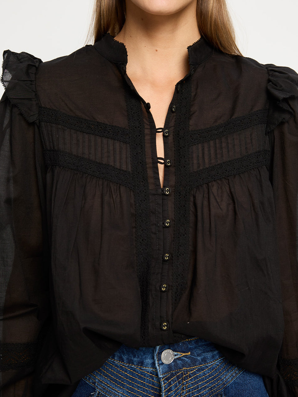 Isabella Blouse Black KIVARI | Model wears black blouse