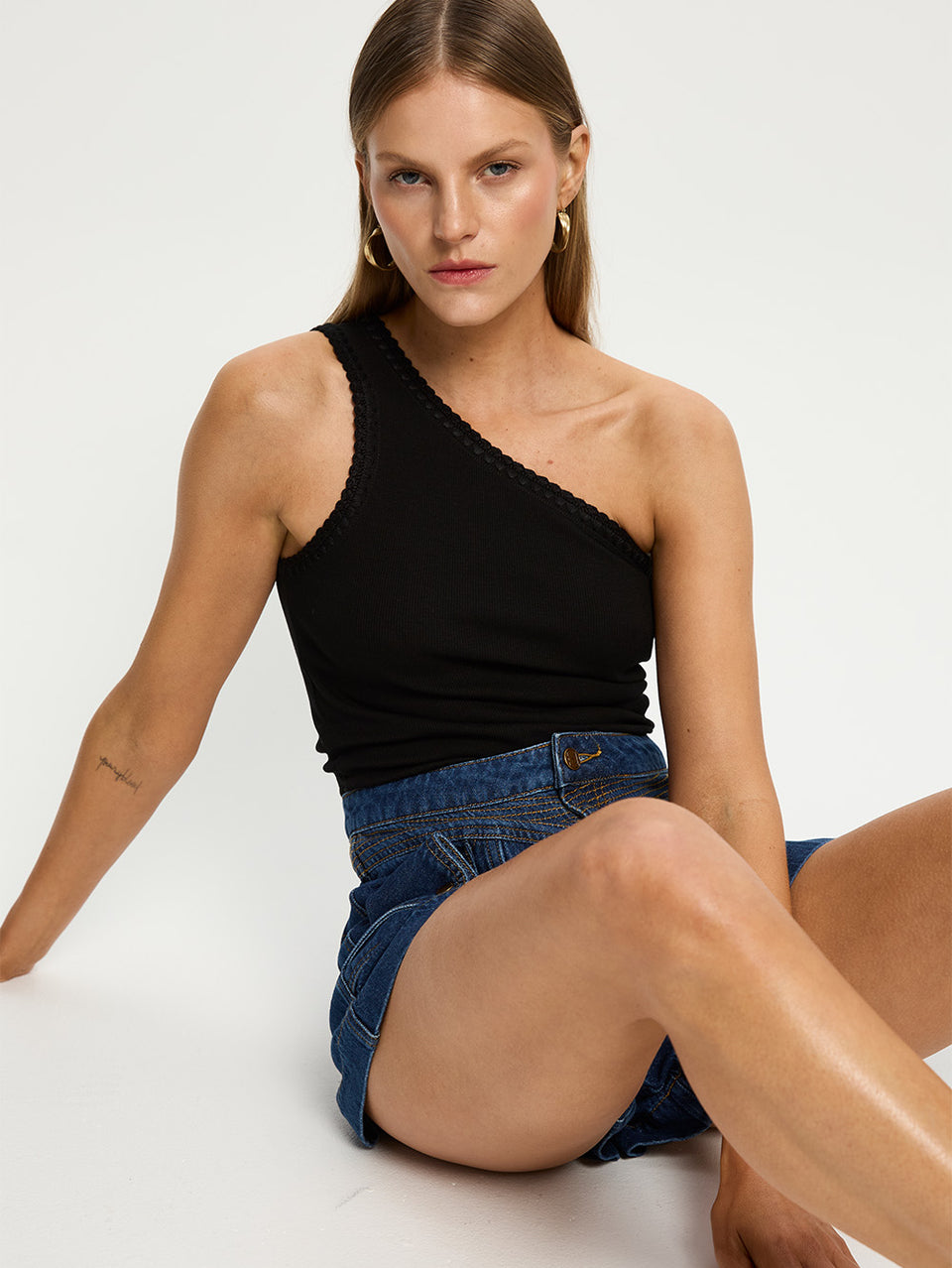 Tallulah One Shoulder Tank - Black